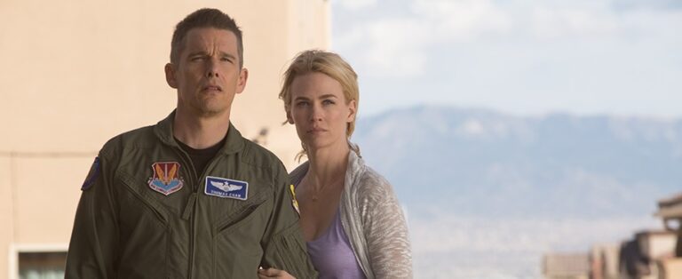 Ethan Hawke and January Jones in Good Kill slice Venezia. Alla Mostra del Cinema approda Giacomo Leopardi