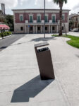 I cestini poetici di Gumdesign a Viareggio 2 Anche un cestino per rifiuti può essere poetico. Se ci si mette di mezzo il design. È firmato Gumdesign il nuovo progetto per una piazza molto particolare di Viareggio: ecco le immagini...