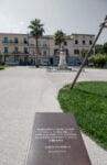 I cestini poetici di Gumdesign a Viareggio 4 Anche un cestino per rifiuti può essere poetico. Se ci si mette di mezzo il design. È firmato Gumdesign il nuovo progetto per una piazza molto particolare di Viareggio: ecco le immagini...