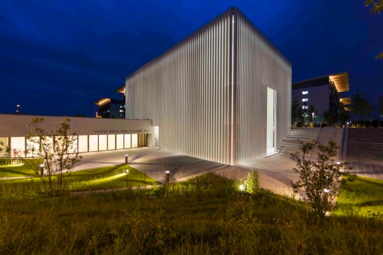 La chiesa del Nuovo Ospedale PG23 di Bergamo 12 Arte contemporanea e fede. Inaugura a Bergamo una chiesa all’avanguardia