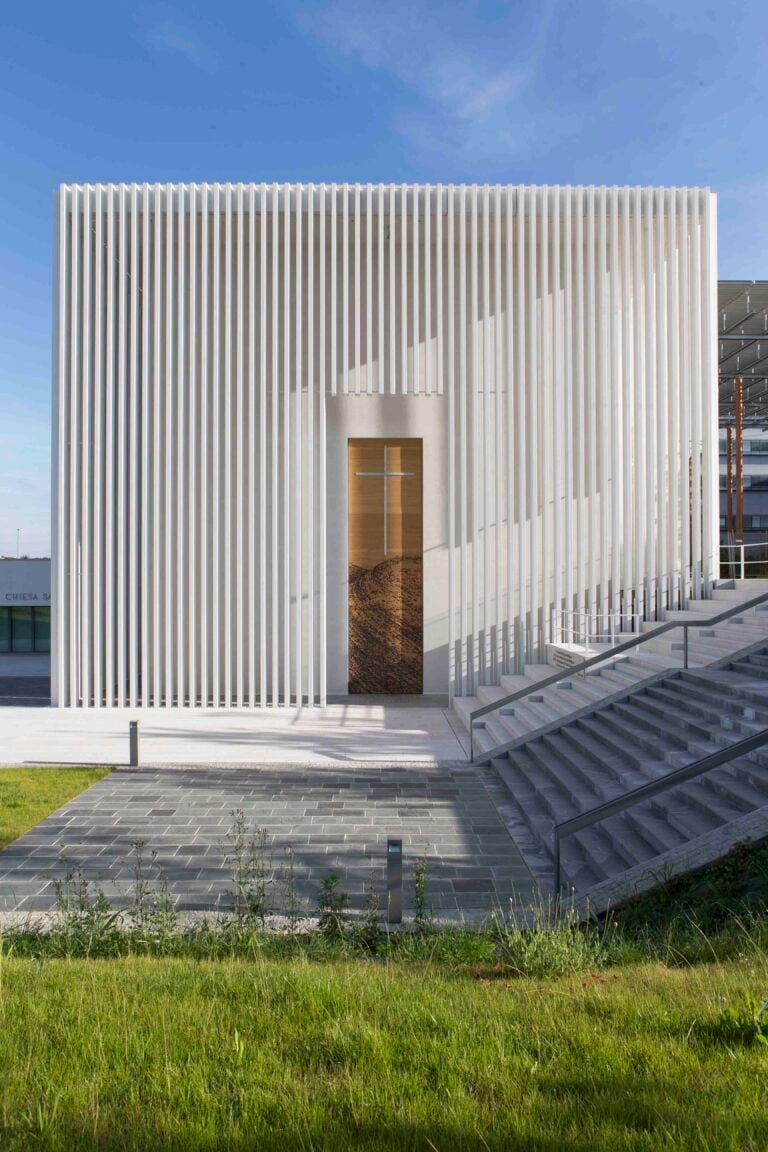 La chiesa del Nuovo Ospedale PG23 di Bergamo 5 Arte contemporanea e fede. Inaugura a Bergamo una chiesa all’avanguardia