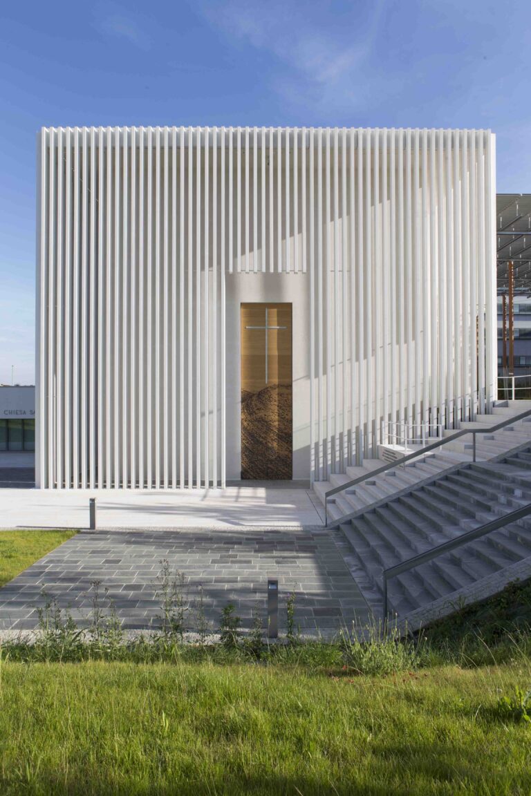 La chiesa del Nuovo Ospedale PG23 di Bergamo 5 Arte contemporanea e fede. Inaugura a Bergamo una chiesa all’avanguardia