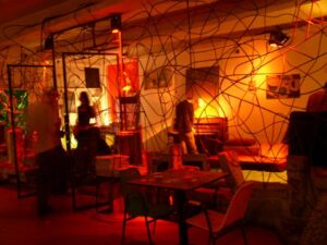 Se la Biennale di Architettura va in discoteca. Alle Corderie dell’Arsenale un weekend dedicato al clubbing, con Zero che presenta notteitaliana.eu