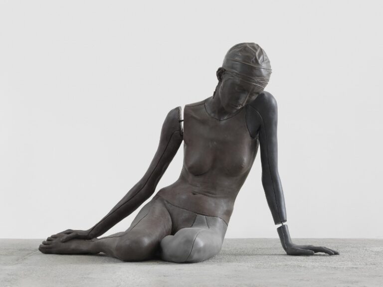 RONDINONE nude 2 800x600 L’essere umano è tornato, anche nella scultura. Lo dicono a Londra
