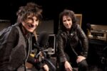 Ronnie Wood and Alice Cooper COVER 800x532 Sky Arte updates: dal British Museum a Banksy, per un inedito viaggio a Londra. E poi tutti in radio con Ronnie Wood...