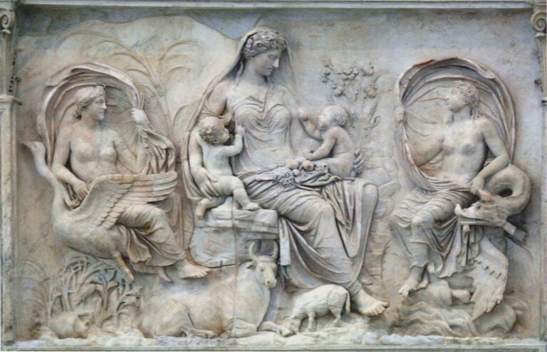 Tellus Ara Pacis L’Ara Pacis, come non l’avete vista mai. Spettacolo di luci e colori, a Roma, per celebrare il bimillenario dalla morte dell’Imperatore Augusto