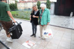 f Italiani in trasferta. Immagini e video dell'installazione di public art di Rachele Maistrello: che a Lubiana “entra” nelle case e porta in piazza il privato dei cittadini