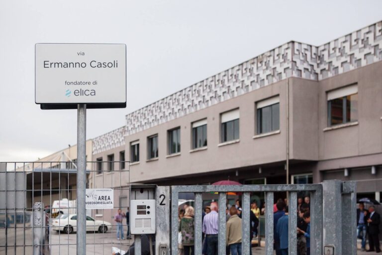 11.Inaugurazione della via intitolata a Ermanno Casoli La Mini Italia di Marcello Maloberti e dei bambini di Fabriano. E-Straordinario for Kids
