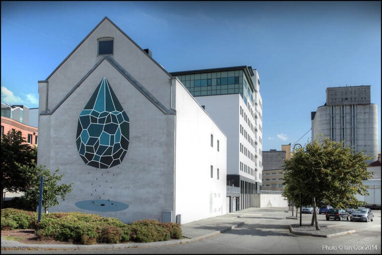 1200 IMG 4163 Andreco Photo © Ian Cox 2014 for Nuart Andreco, un murales per Stavanger. Una roccia volante dedicata alla città. Trasferta norvegese per l’artista romano, tra i protagonisti del festival Nuart