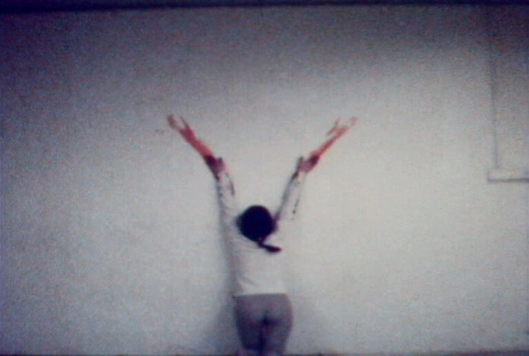 Ana Mendieta Body Tracks Blood Sign 2 1974 Da Jean-Luc Nancy a Santiago Sierra. Il corpo in mostra a Varsavia