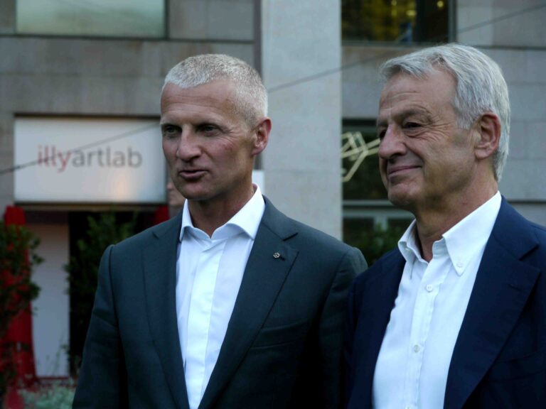 Andrea Illy Bob Wilson alla Triennale di Milano per illy: foto e video dalla "Red Night" per la presentazione della tazzina griffata Watermill Center