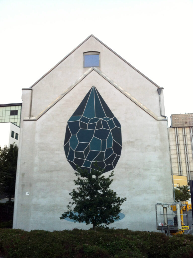 Andreco front Andreco, un murales per Stavanger. Una roccia volante dedicata alla città. Trasferta norvegese per l’artista romano, tra i protagonisti del festival Nuart