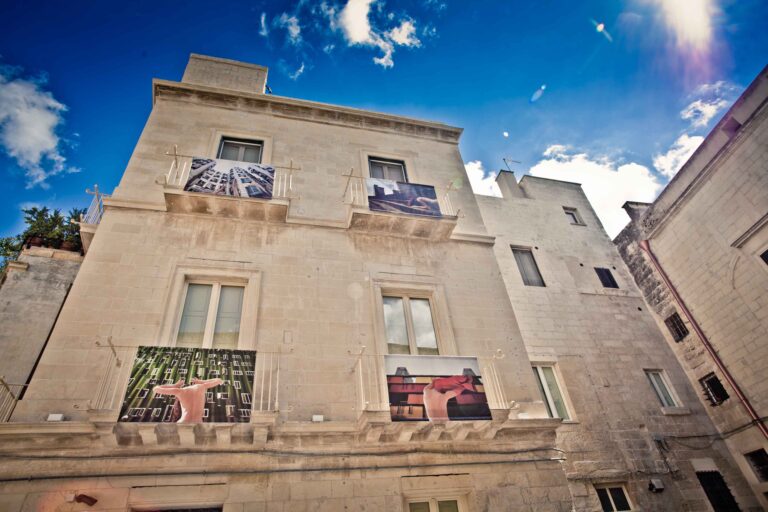 Bitume Photofest 2014 Lecce 5 Fotografia che esplora la dimensione urbana. Tante immagini dal Bitume Photofest di Lecce, con tredici artisti internazionali alle prese con le street memories pugliesi