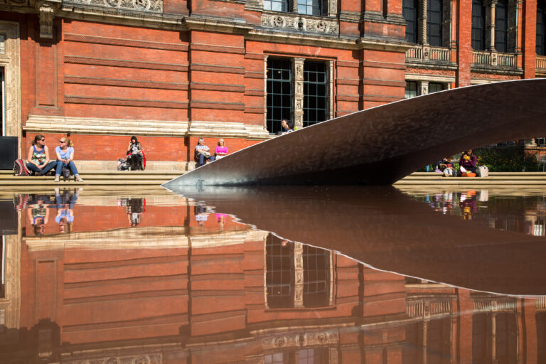 Crest photo by Luke Hayes Londra caput design (e architettura)