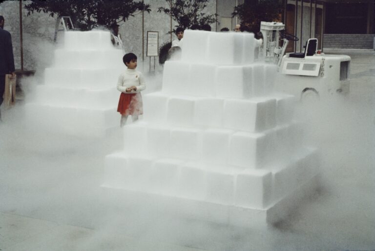 udy Chicago (American, born 1939). Dry Ice Environment Documentation, 1967. Photos courtesy Through the Flower Archives