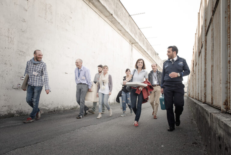 Effetto Serra GAMeC Bergamo 2 Fine estate in piena attività alla GAMeC di Bergamo. In passerella le acquisizioni permanenti del Fondo Toffetti, mentre una mostra e un workshop portano l’arte in carcere