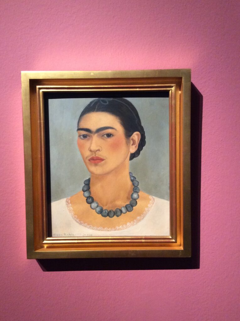 Immagini in anteprima dalla preview di Frida Kahlo e Diego Rivera a Genova. E alla mostra a Palazzo Ducale spuntano due curatori doc…