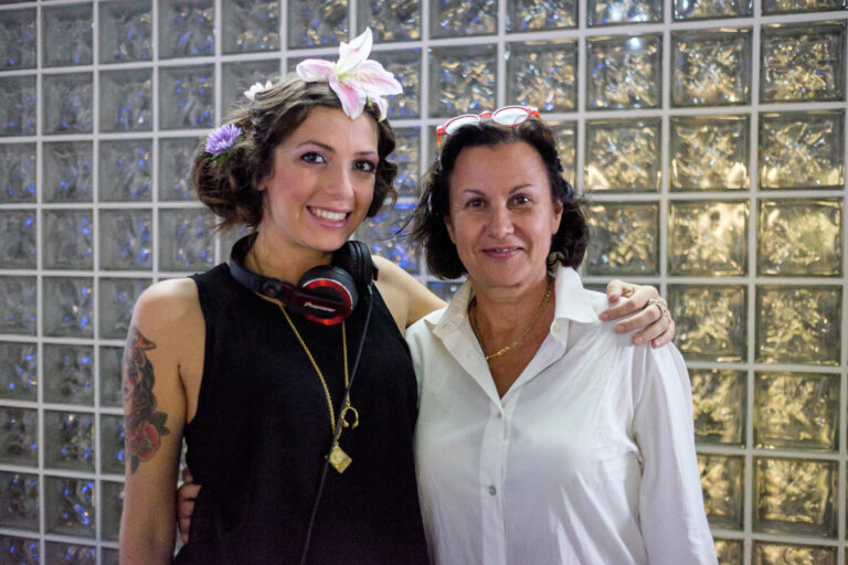 Georgia Lee dj e Monique Veaute Presidente Fondazione Romaeuropa foto Corrado Murlo Brindisi targati Martini, e dj set fino a tarda sera. A Roma il party di Sky Arte HD e Roma Europa Festival, che inaugura il 24 settembre. Ecco chiccera…