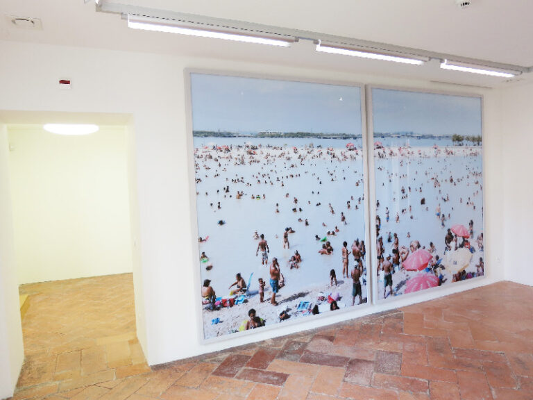 Into the white. Massimo Vitali Eruch Lindenberg Installation view Villa Pia Porza fino al 5 ottobre 2014 10 Fondazione Lindenberg. La dedizione all’arte a Lugano