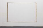 Latifa Echakhch Frame GAMeC Bergamo Fine estate in piena attività alla GAMeC di Bergamo. In passerella le acquisizioni permanenti del Fondo Toffetti, mentre una mostra e un workshop portano l’arte in carcere