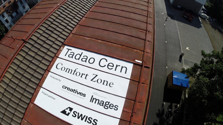 Le fotografie di Tadao Cern viste dal drone La mostra? Si visita solo con un drone. Su Artribune la spettacolare anteprima dell’evento del festival di Vevey. Fotografie esposte sui tetti della città…