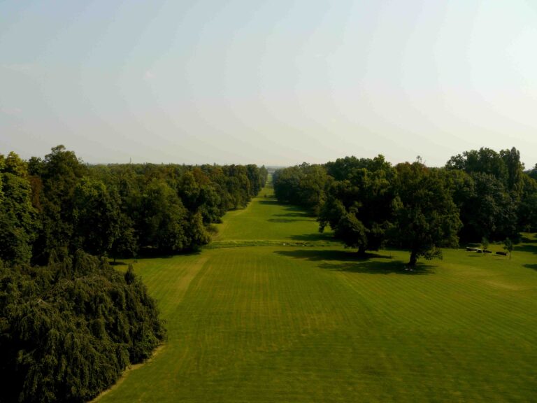 Monza il parco della Villa Reale Rinasce la Villa di Reale di Monza: fotogallery dalla Versailles lombarda, restituita al pubblico dopo due anni di restauri costati 20 milioni