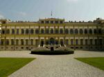 Monza la Villa Reale Rinasce la Villa di Reale di Monza: fotogallery dalla Versailles lombarda, restituita al pubblico dopo due anni di restauri costati 20 milioni