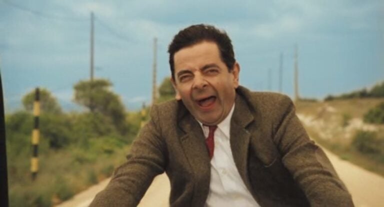 Mr. Bean in versione originale Ce lo vedete Mr. Bean nei panni della Gioconda di Leonardo? Nello star system impazza la mania del mashup painting, guardate Rowan Atkinson che interpreta i capolavori dell’arte…