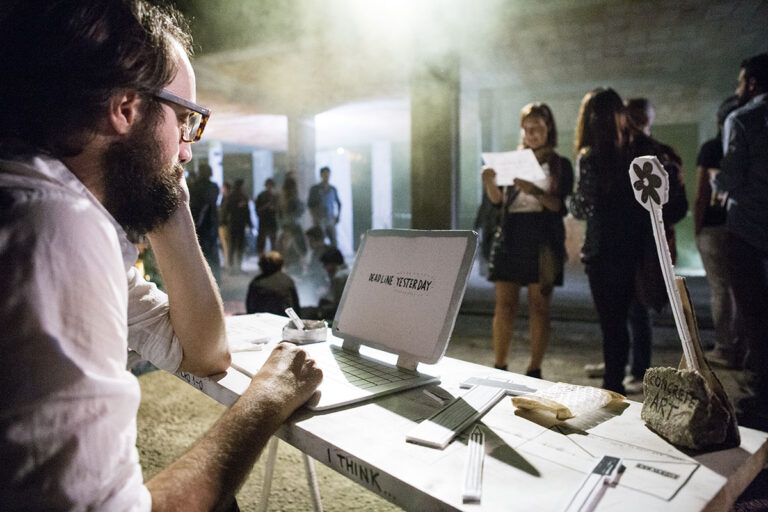 Norberto Scintilla Il tavolo del curatore aspettando la deadline 2014 performance con la partecipazione di Antonio Grulli there is no place like home exhibition view Roma Ecco tutte le immagini di There is No Place Like Home. A Roma gli artisti si ritrovano nel più classico dei cantieri: e partono tre giorni di maratona creativa