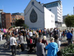 People infront andreco wall2 Andreco, un murales per Stavanger. Una roccia volante dedicata alla città. Trasferta norvegese per l’artista romano, tra i protagonisti del festival Nuart