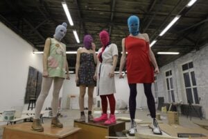 Il gruppo punk femminista delle Pussy Riot arriva in Italia: tappa unica all’Arcimboldi di Milano