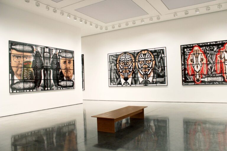 SCAPEGOATING PICTURES FOR LONDON foto Claudia Brivio 4506 La religione di Gilbert & George