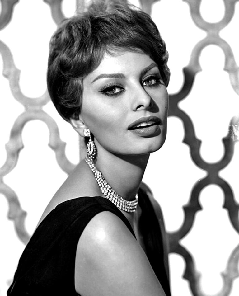 Sophia Loren 1959 Settembre fashion. La Settimana della Moda di Milano apre le danze. E flirta con Expo. Largo ai giovani, tra mostre e sfilate via streaming