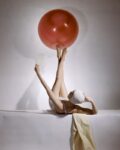 Summer Fashions American Vogue cover 15 May 1941 ® Conde Nast Horst Estate Horst P. Horst: eleganza senza tempo