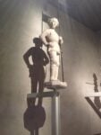 Una delle statue del Duomo di Milano Philippe Daverio e la sfida per rilanciare l’immagine del Duomo di Milano