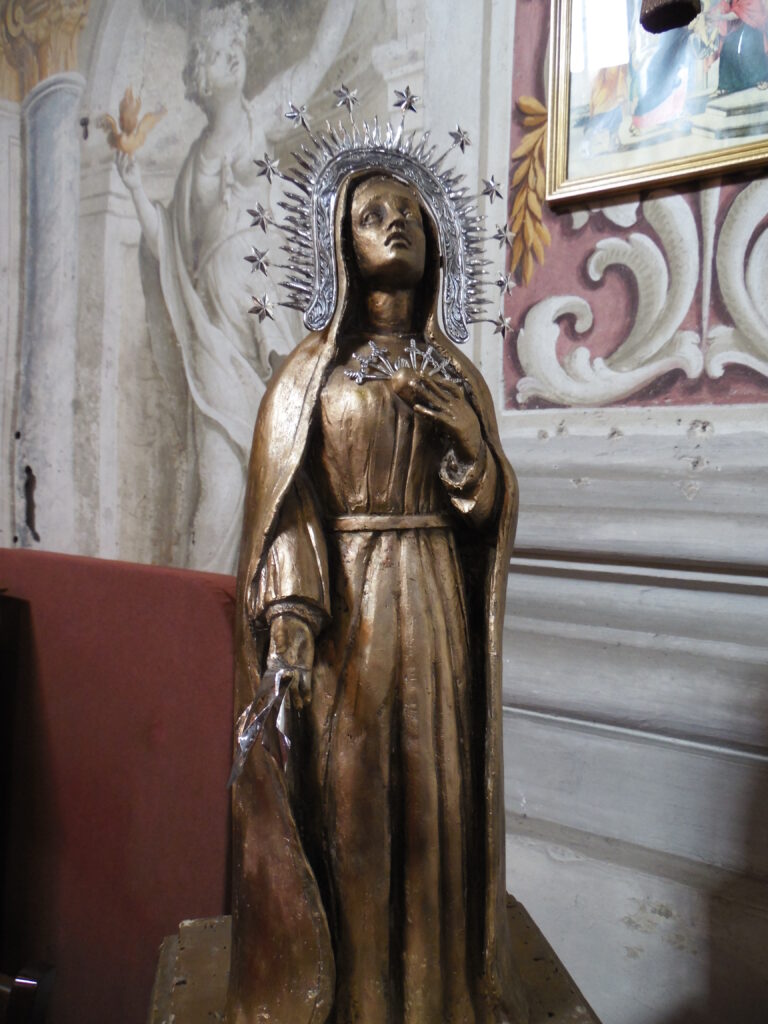 Laboratorio Saccardi, tra sacro e profano. La Madonna degli euro installata in una Chiesa di Palermo. Prosegue il dibattito sull’arte sacra contemporanea