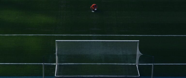 san siro01 Yuri Ancarani, luci (spente) a San Siro. Il rito del calcio, fuori dal campo