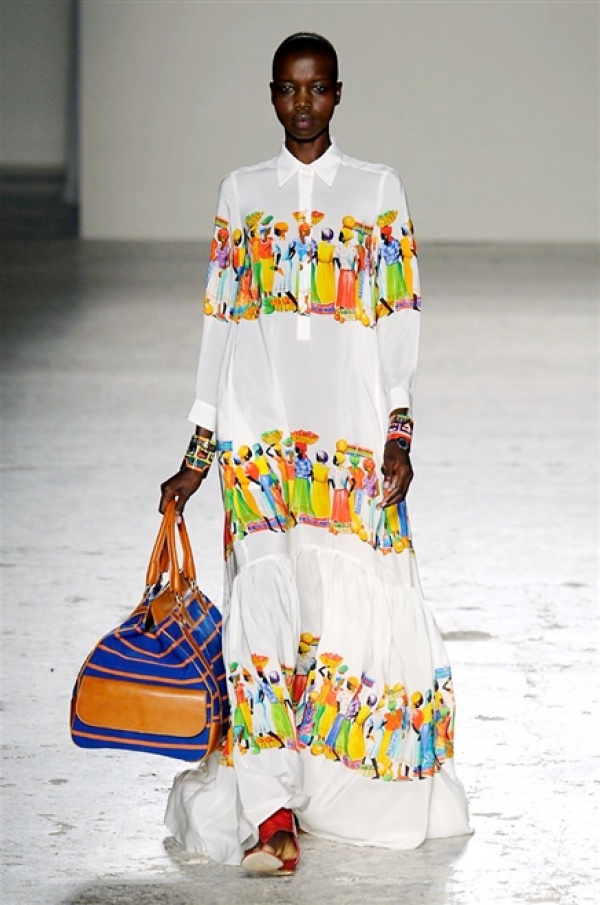 stella jean 6 Settimana della moda di Milano. Stella Jean porta in passerella la pittura naïf di Haïti. Dipinti da indossare, per una delle sfilate d’apertura