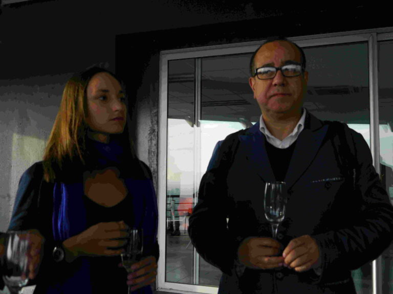 Antonio Arevalo Fotogallery da Santiago del Cile: primi eventi in attesa dell’opening di Ch.ACO, con Carlos Amorales che occupa un cinema a luci rosse... 