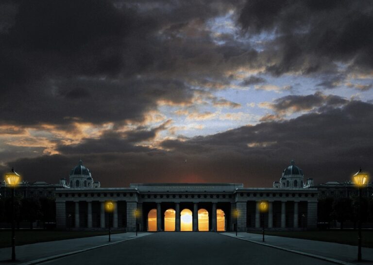 Burgtor lato Hofburg – foto Parkfair Vienna e il centenario della Grande Guerra. Per la mostra-installazione Parkfair Terminartor si riapre il “salone degli onori”: da Peter Weibel a Olaf Nicolai, fra eroi di guerra e il desiderio di pace