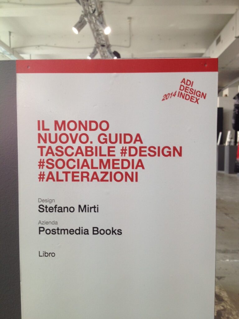 Cerimonia ADI Ex Ansaldo Milano e1414585839344 Curiosando nella serata di presentazione del Compasso d'Oro 2015. Ecco tutte le immagini. Anche quelle della premiazione all'editore di Postmedia Gianni Romano