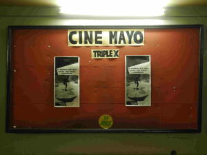 Fotogallery da Santiago del Cile: primi eventi in attesa dell’opening di Ch.ACO, con Carlos Amorales che occupa un cinema a luci rosse… 