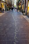 ComON la street poetry di Ivan Tresoldi. Photo Emanuele Scilleri Urban art sul Lago di Como: Opiemme e Massimo Giacon tra gli ospiti della terza edizione di ComON, mostra itinerante per la città