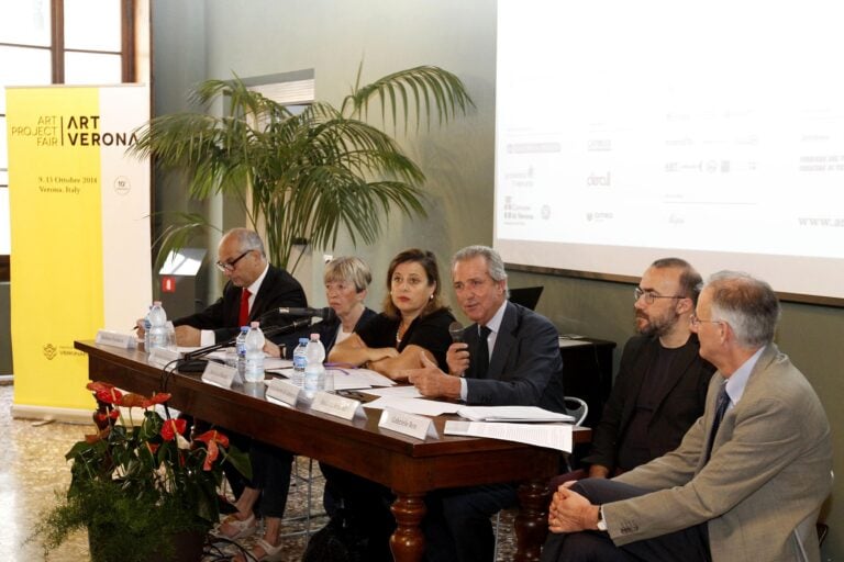 Conferenza stampa 10a edizione di ArtVerona ArtVerona, ecco come sarà. Presentata l’edizione 2014 della fiera scaligera: fra incroci con la città, nuovo fondo acquisti e omaggi a grandi nomi, da Antonioni a Castellani