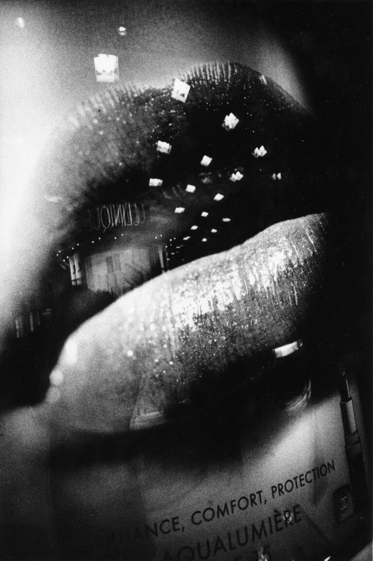 Daido Moriyama Journey For Something 2012 Limited edition of 40 housed in linen box 385x33x5cm. Signed and numbered. Courtesy of Galerie Alex Daniels Reflex Amsterdam and Daido Moriyama London Updates: intimiditi dai prezzi stratosferici dell’arte contemporanea durante questa Frieze Week? Niente paura, c’è Multiplied Art Fair