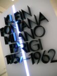 Fontana e Klein a Milano 10 Yves Klein ritrova Lucio Fontana a Milano: fotogallery in anteprima dalla mostra che al Museo del Novecento ci riporta al 1957...