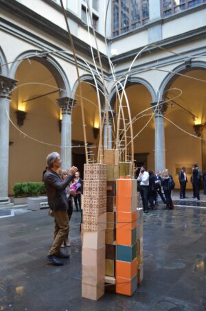 Palazzo Strozzi è (ancora) contemporaneo. Al via a Firenze un ciclo di interventi site specific di Franco Menicagli, Kinkaleri e Bianco-Valente. E a marzo 2015 torna il CCC Strozzina…