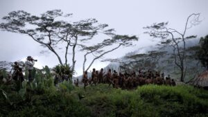 Wim Wenders, Sebastião Salgado e l’ecologia. Arriva nelle sale italiane il film vincitore di Un Certain Regard a Cannes: ecco immagini e trailer