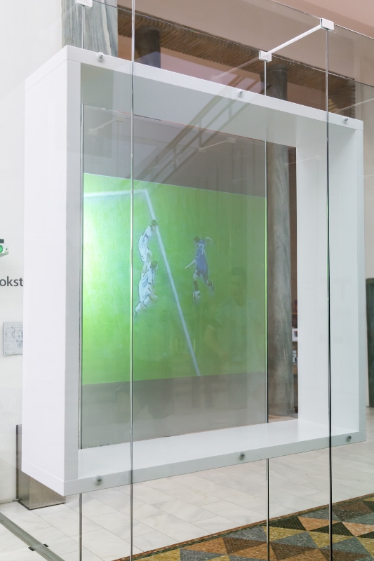 Javier Zanetti in mostra alla Triennale Javier Zanetti, campione da museo: in mostra alla Triennale di Milano i cimeli dell’ex capitano dell’Inter. E i trofei del mitico Triplete