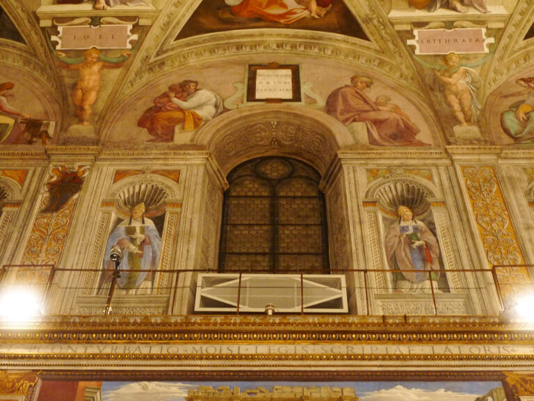 La Cappella Sistina illuminata da Osram 2 Ecco le immagini della nuova Cappella Sistina illuminata da Osram. Settemila invisibili Led per il più straordinario patrimonio della Città del Vaticano